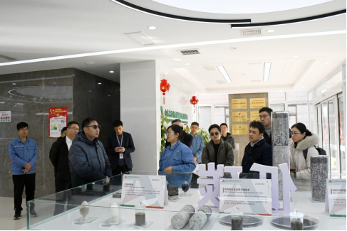 中国三峡建工（集团）有限公司工程技术中心一行到沥青公司参观调研